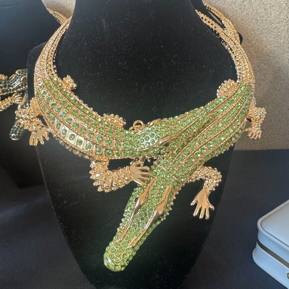 Jewelry - LIGHT GREEN GATOR NECKLACE AUTUMN